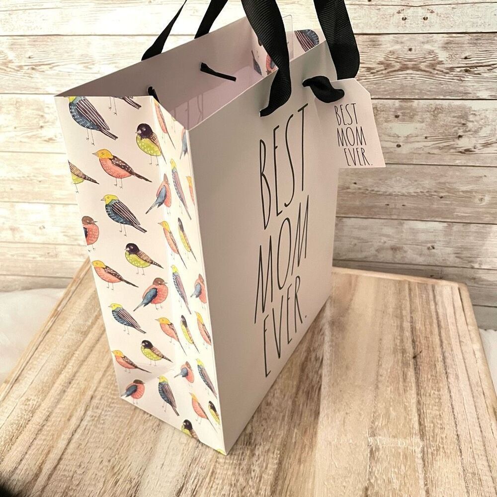 NWT Rae Dunn White Best Mom Ever gift bag with Nirds & hanging to:/from: card